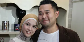 Pembajak Akun FB Rachel Maryam Minta Pin BB