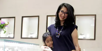 Pembantu Mudik, Novita Angie Ajari Anak Mandiri