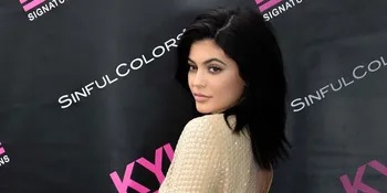 Pemotretan Bra, Piercing di Bagian Pribadi Kylie Jenner Kelihatan