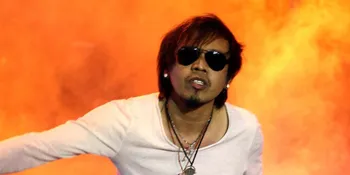Penampilan Jadul Ian Kasela, Mirip Artis Malaysia!