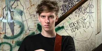 Pendatang Baru, George Ezra Langsung Puncaki Chart Inggris