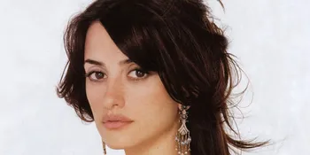 Penelope Cruz Ternyata Ingin Main Bareng Shah Rukh Khan