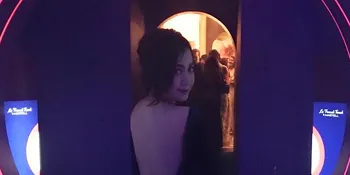 Pengalaman Mengesankan Dewi Amanda Syuting di Depan Ka'bah