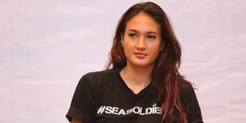 Pengalaman Nadine Chandrawinata Injak Bulu Babi Saat Diving