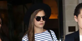 Penuh Kelembutan, Cara Delevingne Tertangkap Cium Mesra Nat Wolff