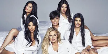 Penulis Ini Bikin Novel Pembunuhan Keluarga Kardashian!