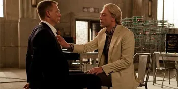 Penulis Naskah 'SKYFALL' Tepis Isu James Bond Gay