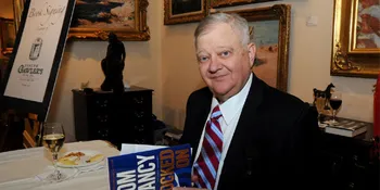 Penulis Tom Clancy Meninggal Dunia