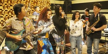 Penyanyi Asal Amerika, Cece Peniston Merasa Senang Nyanyikan Lagu Koes Plus