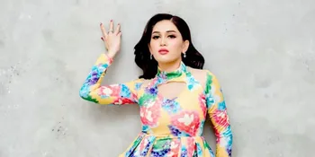 Penyanyi Givri Taj Berhasil Bikin Ibunda Ferry Irawan Tersenyum Lagi