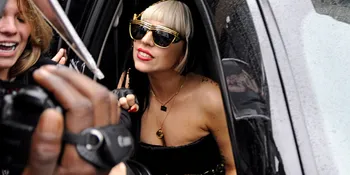 Perez Hilton: Lady Gaga Dibutakan Ketenaran