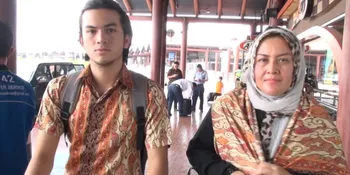 Pergantian Tahun, Rizky Nazar Pilih Umroh Bareng Keluarga