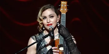 Permalukan Fans di Atas Panggung, Madonna 'Lecehkan' Wanita Ini
