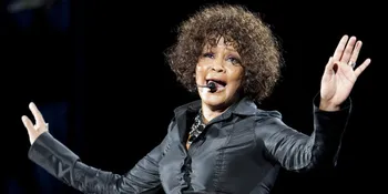 Pernikahan 'Incest' Anak Whitney Houston Picu Perang Keluarga