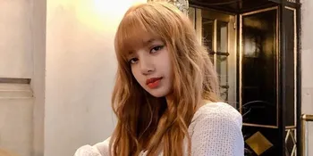 Pertama Kali Posting di Akun Weibo, Lisa BLACKPINK Jadi Trending!