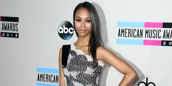 Perut Besar &#38; Tanpa Make-Up, Masih Mengenali Zoe Saldana?