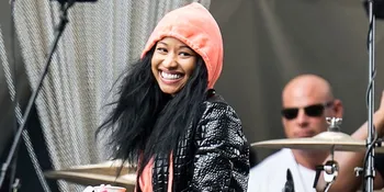Perut Terlihat Besar, Nicki Minaj Tengah Berbadan Dua?