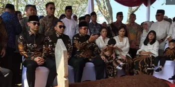 Pesan Terselubung di Balik Batik Pilihan Ani Yudhoyono Untuk Idul Fitri 2019