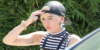 Pesta Ultah Ke-22 Miley Cyrus Bertema Mainan Seks?