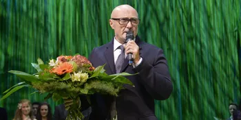 Phil Collins - Pharrell Akan Menguak Kecanggihan TR-808! Simak!