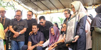 Pihak Keluarga Ungkap Kronologi Meninggalnya Nomo Koeswoyo, Tanpa Sakit dan Penuh Senyum