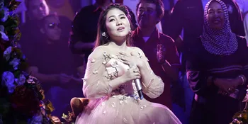 Pingsan di Atas Panggung Saat Tampil Bukan Pertama Kalinya Bagi Via Vallen