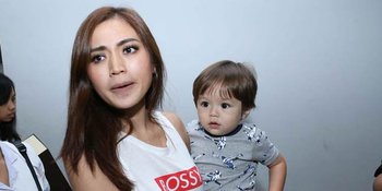 Pintarnya Baby El Sebut Nama-Nama Buah Saat Bikin Jus