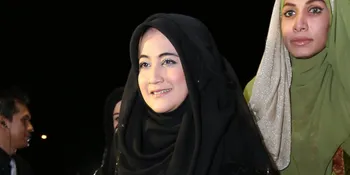 Pipik Dian Irawati Tak Kenal Keluarga Pembakar Rumahnya