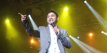 Pipik Orang Pertama Yang Hadiahi Putra Ke-2 Pasha Ungu dan Adelia