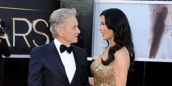 Pisah Dari Michael Douglas, Bagaimana Ekspresi Catherine Zeta Jones?