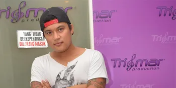 Posan The Winner Siapkan Busana Pengantin Warna Hijau
