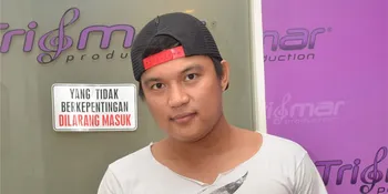 Posan Tobing Nangis Lihat Anak Pertamanya Lahir