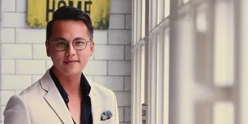 Pose Bareng Porsche 718, Andhika Pratama Beli Mobil Baru?