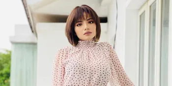 Pose Hot di Atas Puncak Gunung Bromo, Dinar Candy Bikin Netizen Gagal Fokus