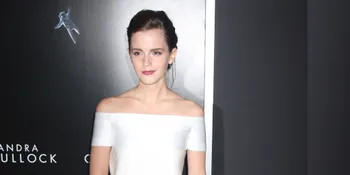 Pose Inilah Yang Bikin Emma Watson Makin Kelihatan Dewasa