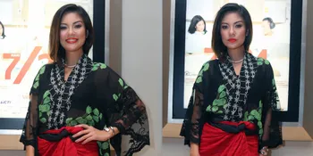 Pose Yoga Aline Adita di Pantai Ini Bakal Bikin Susah Konsen!