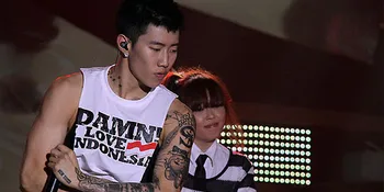 Posting Foto Acungkan Jari Tengah, Jay Park Meminta Maaf