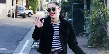 Posting Foto, Miley Cyrus Pamer Gaya Saat Konsumsi Narkoba