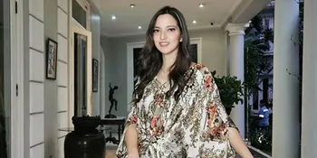 Posting Foto Pakai Mukena, Penampilan Cantik Nia Ramadhani Jadi Sorotan