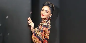 Posting Foto Terdampak Banjir, Yuni Shara Bingung Netizen Sebut Gaya Pakaian Fashionable