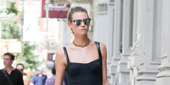 Potong Rambut, Behati Prinsloo Jadi Secantik Ini