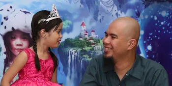 Potret Haru Safeea Sambut Kembalinya Ahmad Dhani dengan Pelukan Sambil Nangis