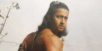 Potret Keakraban Shaheer Sheikh dan Paras Arora, Mesra Ih...