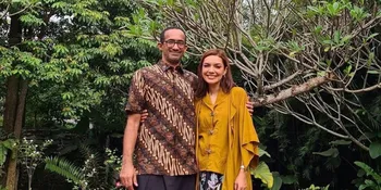 Potret Najwa Shihab di Hari Pemakaman Suami, Khusyuk Saat Salat Jenazah - Terus Berdzikir