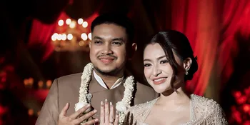 Potret Nathalie Holscher dan Aripat Usai Akad Nikah, Resmi Menikah Pamerkan Cincin