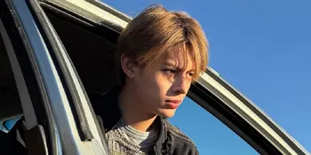 Potret Tampan James CORTIS yang Punya Visual Unreal, Punya Garis Wajah Tegas