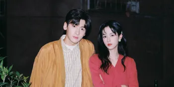 Potret Terbaru Zhou Ye Bersama Zhai Xiaowen, Gaya Retronya Bikin Nostalgia