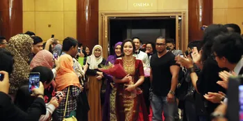 Premiere Film 'YASMINE' Mendadak Jadi Malam Selfie