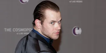 Premiere 'JAVA HEAT', Kellan Lutz Datang Bersama Kekasih