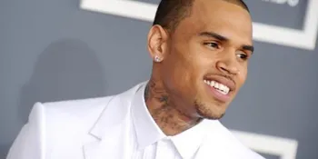 PS22 Nyanyikan 'Fine China', Chris Brown Menangis